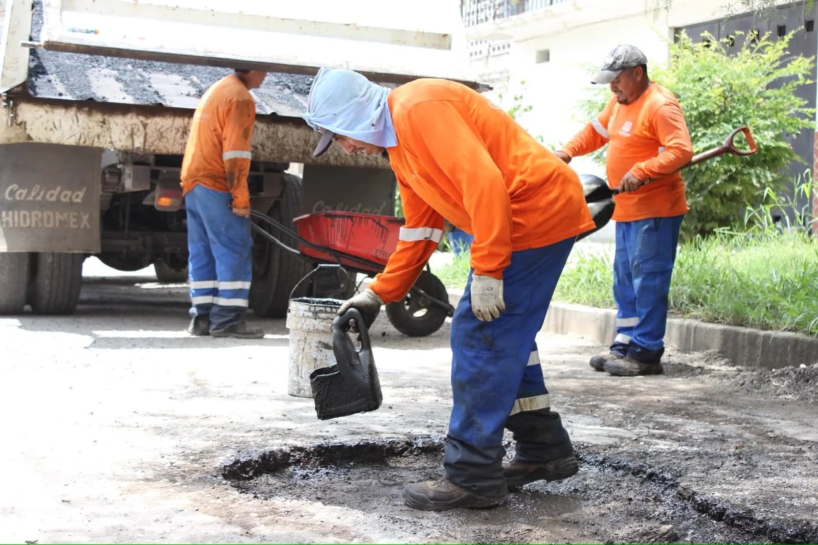 Cuadrillas de bacheo del Municipio de Querétaro — imagen 1